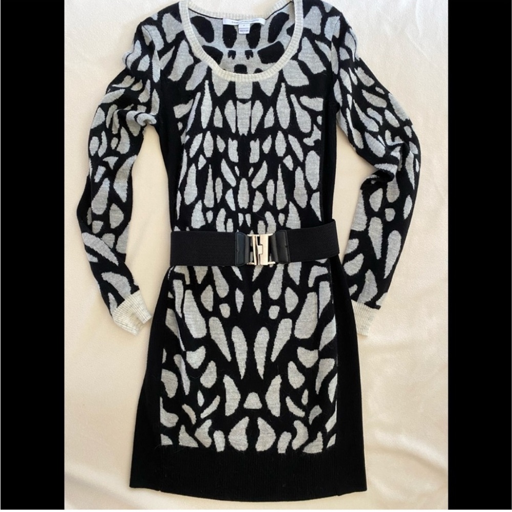 Diane Von Furstenberg. Sweater Dress. Small.